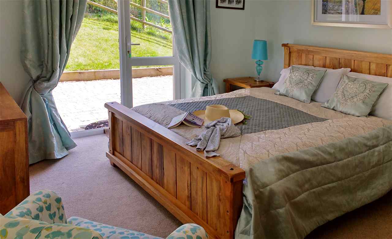 resized-2349823-Ground floor en-suite bedroom april2017 copy.jpg